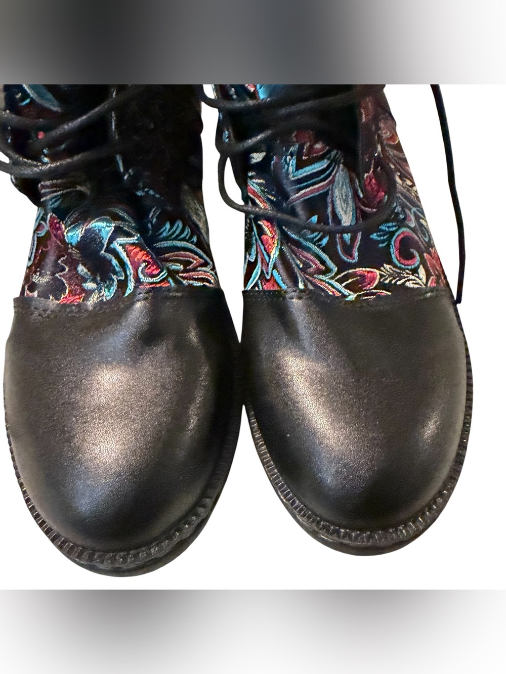 Embroidered Boots ~ Lace-Up ~ Knee Length ~ Zipper on Inside of Leg ~ Floral - Picture 4 of 12